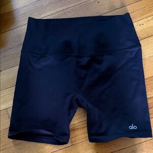 ALO Yoga biker shorts ribbed high rise